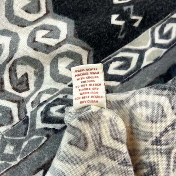 Aryeh sleeveless shift sweater dress, size L - Picture 9 of 9